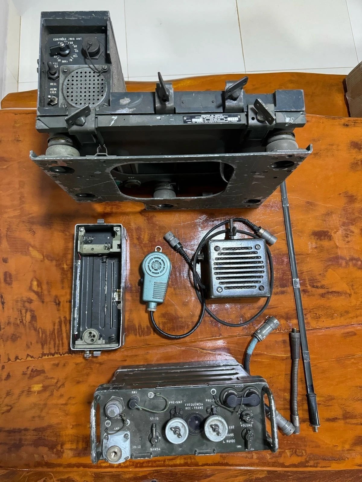 Military Vehicle radio PRC77 / RC201 (WORKING) complete set Mount MT-1029 - Image 3