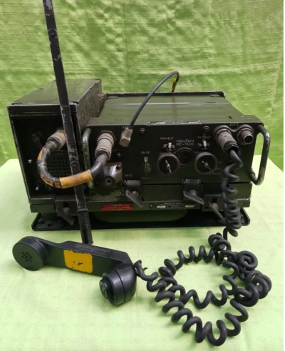 1x PRC77 / RC201 Military Vehicle radio complete set Mount MT-1029 and Amplifier